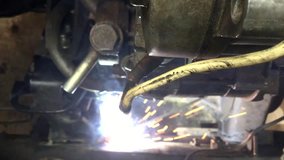 Steel welding clips,Steel welding footage,car engine Steel welding