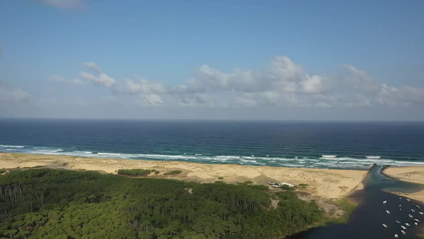 Saint-Julien-en-Born, France : Seaside of Contis-Plage