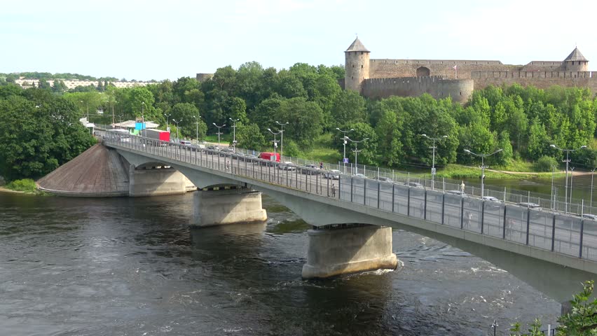 Мост между нарвой и ивангородом фото