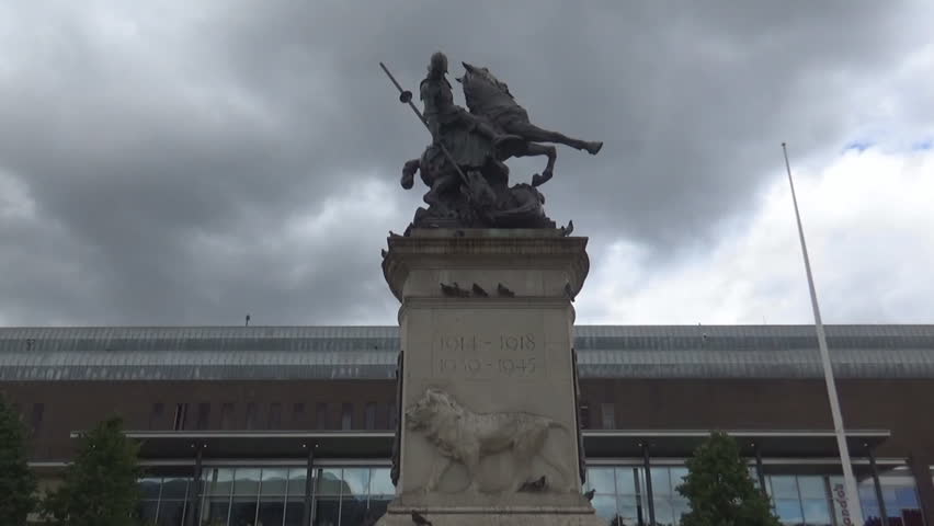 Knight birds 20s- An old statue of a Knight on a horse with birds flying all around it, Newcastle upon Tyne, UK