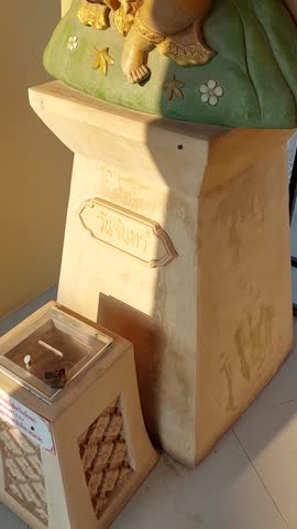 Ganesha Statue for Worshipers Born on Monday. Translation: Monday.