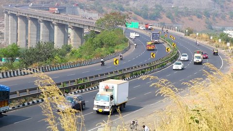 indian highway Time-Lapse on tallest bridge ( Fast Cars ) Mumbai Pune Bangalore Highway 