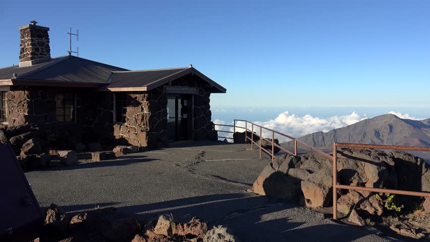 Tourist at the Haleakala NP Visitor Center (Haleakala Crater section near the summit). Maui, Hawaii, USA.