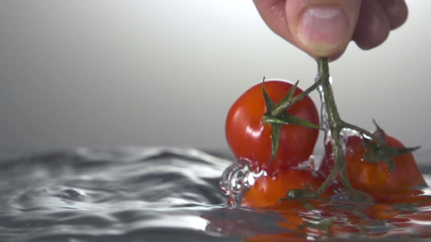 Tomato and splash water