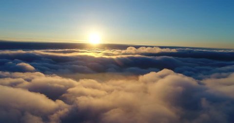 Scenic Flight Above The Clouds Video De Stock 100 Libre De Droit Shutterstock