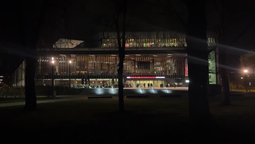 Musiktheater opera house in Linz at night
