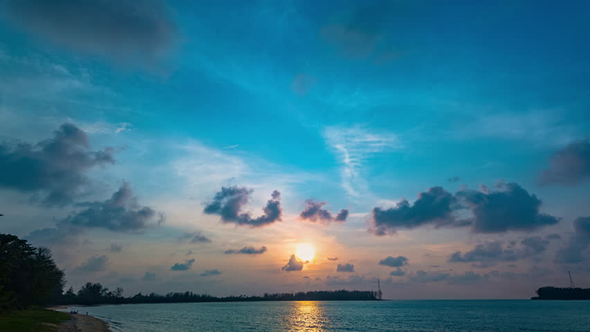 Time lapse colorful sky in sunset above the sea at Sarasin bridge viewpoint. Sarasin bridge is an important route connecting by land.
Sarasin bridge connect Phuket island to Phang Nga province. Royalty-Free Stock Footage #3493730417
