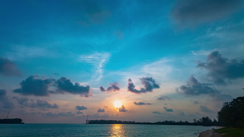 Time lapse colorful sky in sunset above the sea at Sarasin bridge viewpoint. Sarasin bridge is an important route connecting by land.
Sarasin bridge connect Phuket island to Phang Nga province. Royalty-Free Stock Footage #3493730733