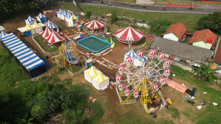 Cheap and lively folk entertainment, lively at night