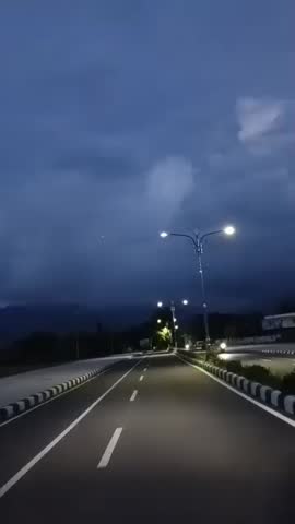 The condition of the bypass road and the sky before it rained towards evening