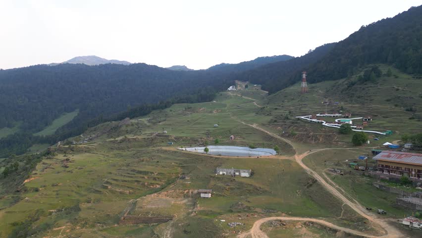 Auli in Summer Known as the skiing capital of India, Auli ensures an unforgettable skiing experience amidst its pristine beauty.