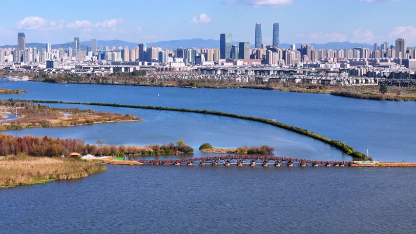 A new bridge has been built on Kunming