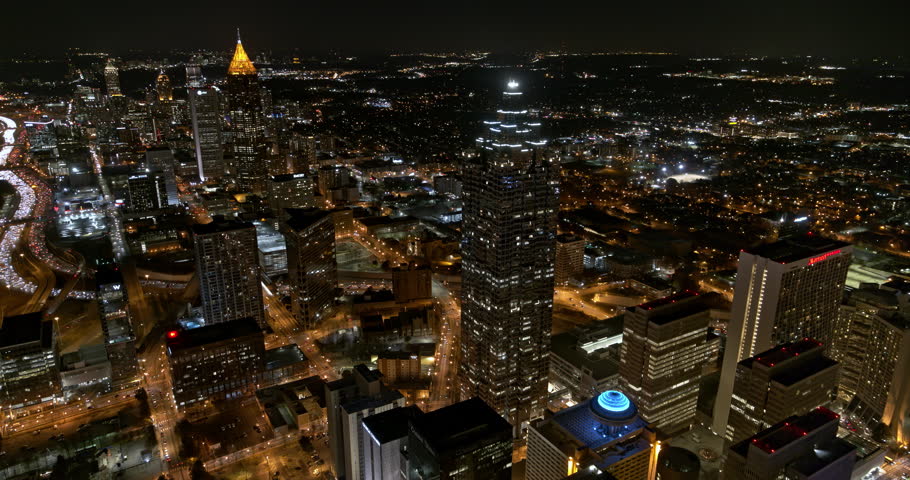 Atlanta Aerial v386 Panning around downtown, expressway traffic night view - January 2018