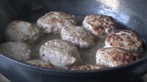 Preparing of meat for hamburgers