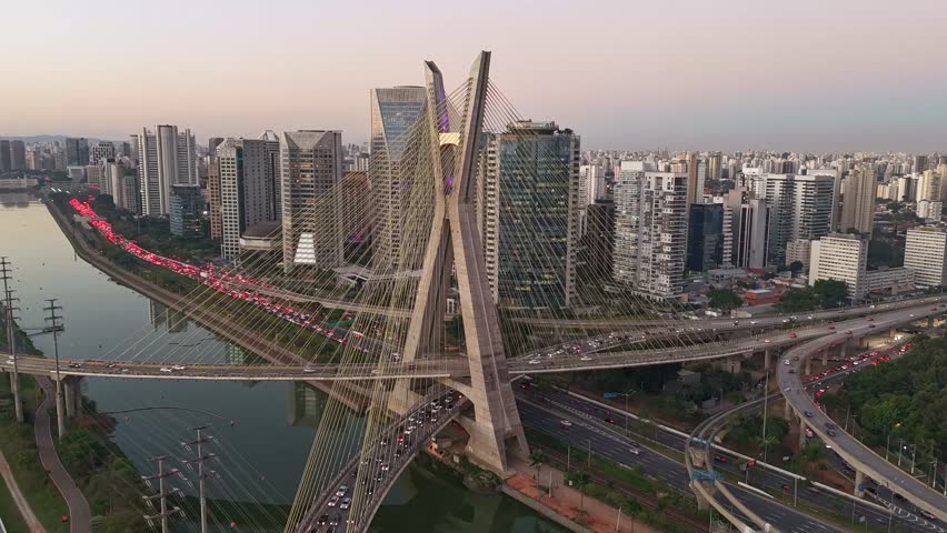 Timelapse of Octávio Frias de Oliveira Bridge andn - São Paulo, Brazil
