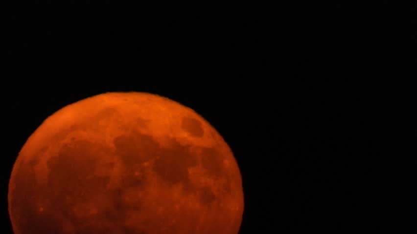 Full moon.
The wild strawberries that start to ripen during early summer gave name to June’s Full Moon. 