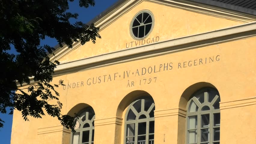 Nedertorneå kyrka även kallad Björkö kyrka  ligger på ön Björkö i Torne älvs mynning i Torneå kommun, Finland. Den första kyrkan byggdes kanske redan i början av 1200-talet. 