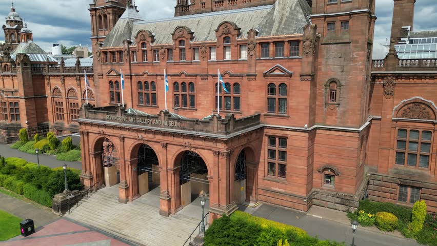 Drone footage of kelvingrove art gallery and museum in Glasgow.