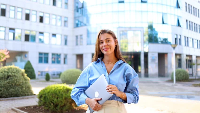 Portrait of an attractive, young businesswoman