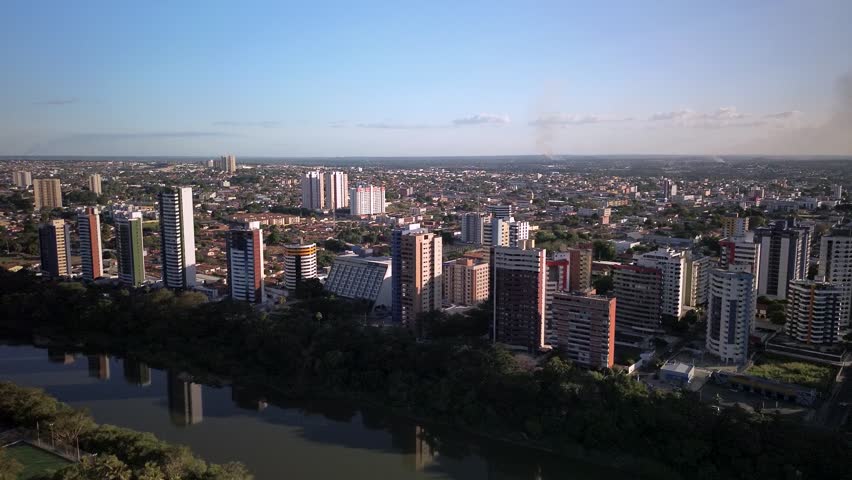 Poti River in Teresina in the Brazilian state of Piauí and buildings on the avenue