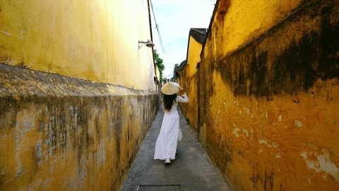 Tourist walking in Hoi an ancient town, Vietnam. Stock Video