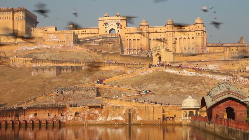 fort and doves in Jaipur India