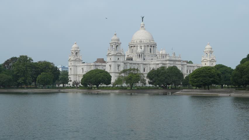 Victoria Memorial Hall This marble palace was established in Central Kolkata in 1921 by the British Government to commemorate Queen Victoria.