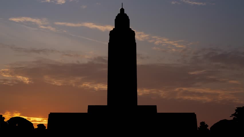 Baton Rouge: Louisiana State Capitol Building at Sunrise, Time Lapse with Beautiful Sky, USA