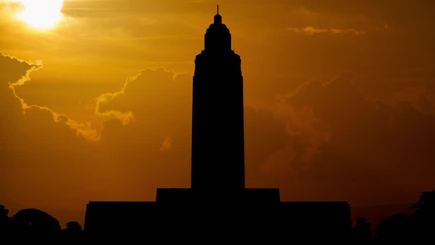 Louisiana State Capitol: Time Lapse at Sunset with Red Sun and Fiery Sky, Baton Rouge, United States