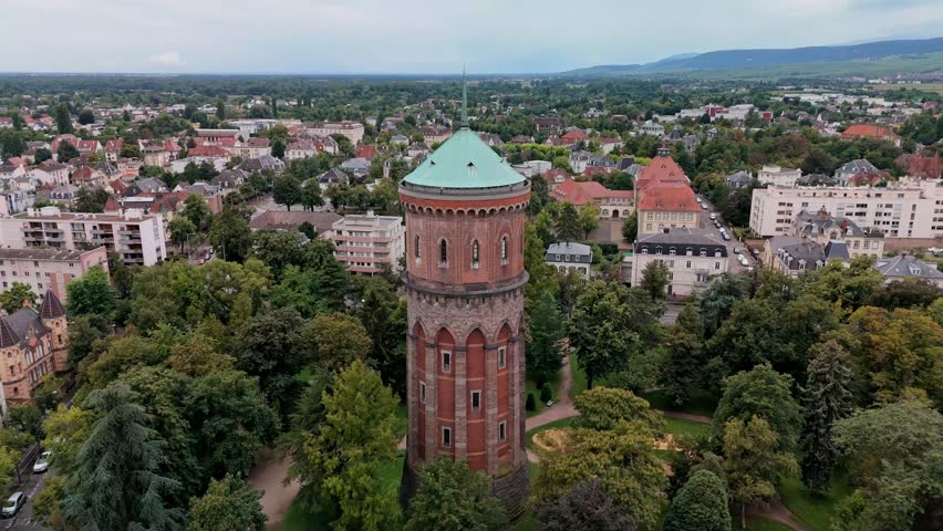 The water tower was used for the regulation and the distribution of drinking water in Colmar, controlled in July 1884 by municipal wastewater treatment plants.