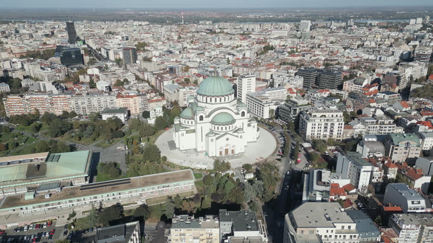 Picturesque urban panorama of Belgrade, the largest city and the capital of Srbija. Aerial footage.