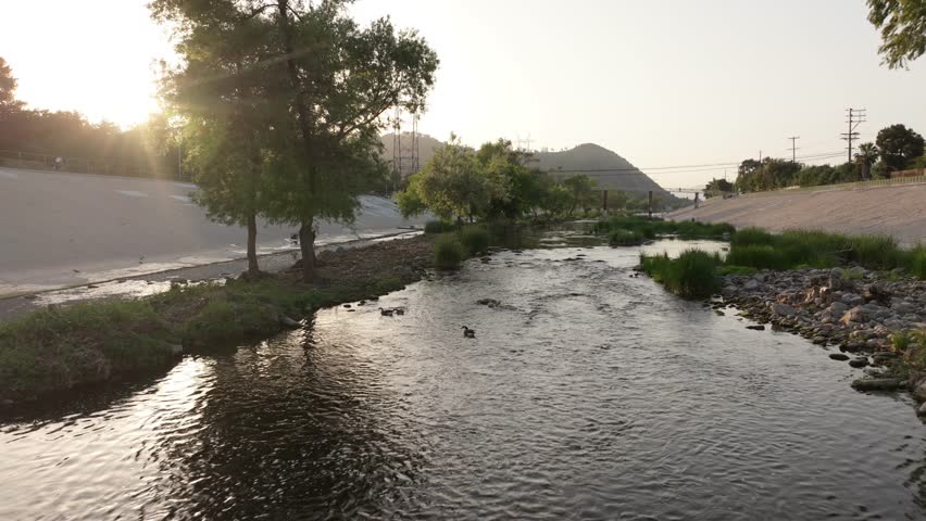 Traveling the Los Angeles River at Golden Hour ft. Sunnynook Pedestrian Bridge