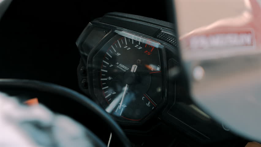 Speedometer Accelerates to High Speed