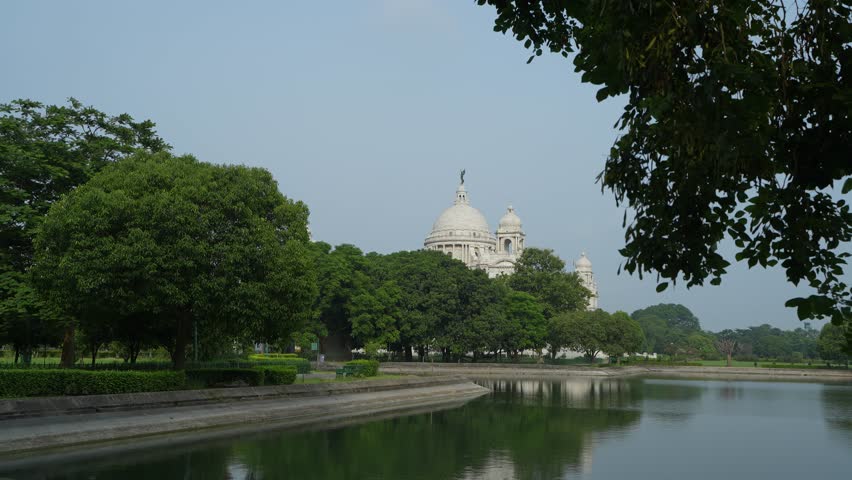 Victoria Memorial Hall This marble palace was established in Central Kolkata in 1921 by the British Government to commemorate Queen Victoria.