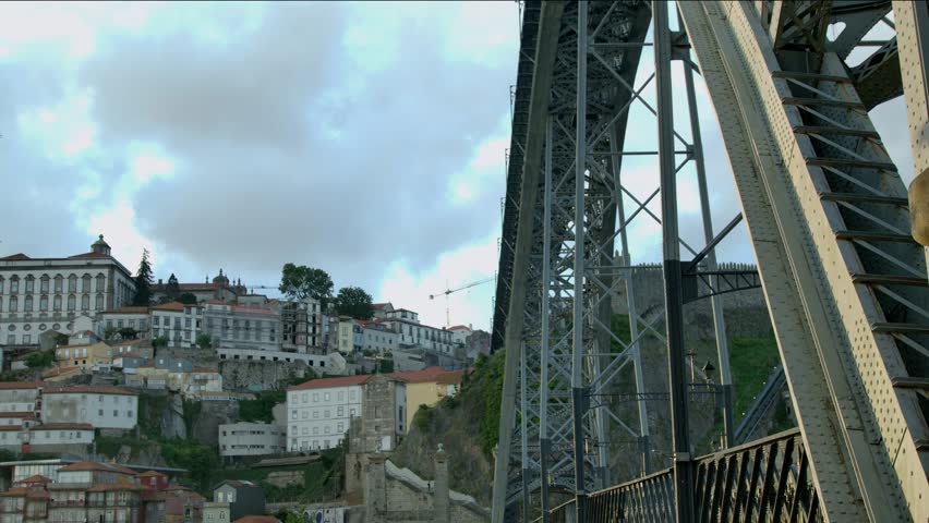 Pomte Dom Luis I, IN Porto, Portugal.