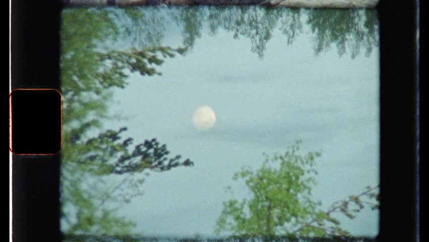 A Good Natural View shoot on 8mm film camera, moon mirror on the lake