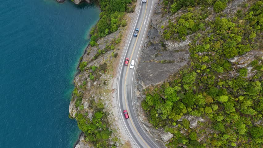 Glenorchy-Queenstown Road around Wakatipu Lake passing Devil