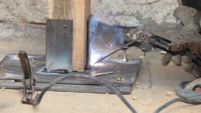 Roofing work - welding piles