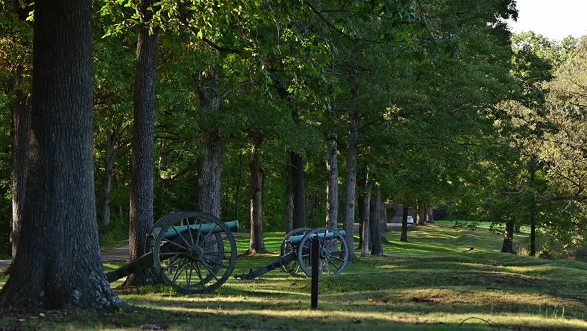 Confederate canons on Prospect Hill defended by Stonewall Jacksons troops against advancing Union troops during the battle of Fredericksburg, Virginia, USA.