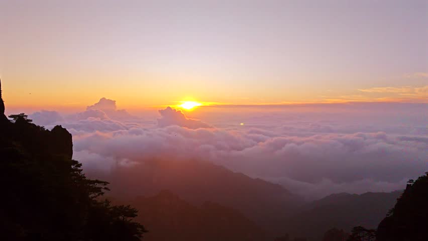 The beautiful Mount Huangshan Mountain in Anhui Province, China is surrounded by clouds and mist，High mountain clouds and mist, a fairyland on earth