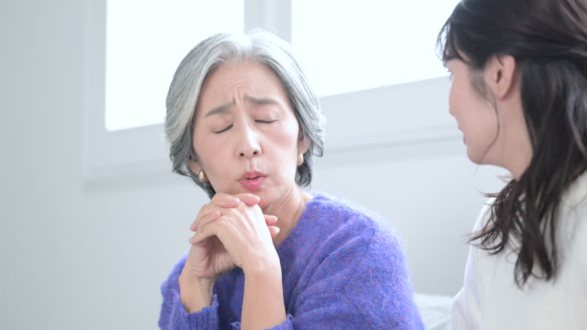 Video of a daughter listening to her mother