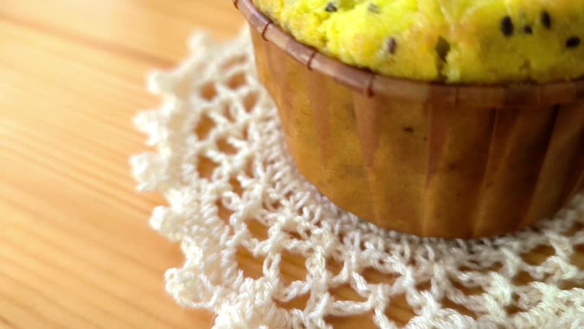 Homemade Kiwi Fruit Muffin Cake 