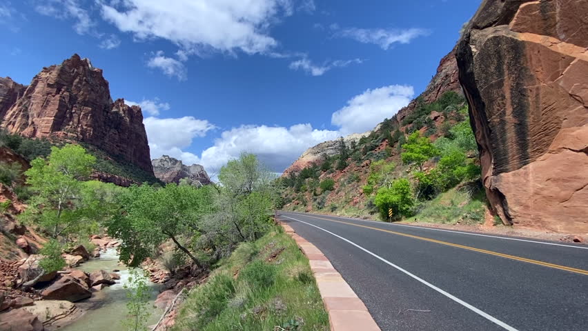 The beautiful nature in Zion National Park, Utah, with its red, rugged rock faces. Perfect for relaxing in the tranquillity of nature on a hike.