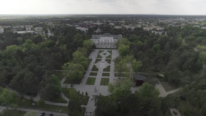 Palace overlooking park 4k drone footage Dlog 10 Bit ungraded