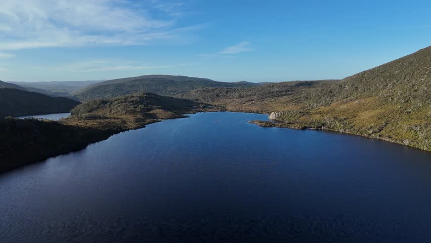 Epic Mountain Lake Dove in the Cradle Mountain Range in Tasmania, Australia