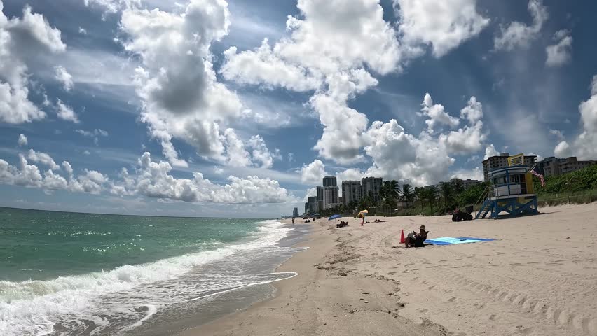 Hollywood Beach is a retro-style area located on the shores of the Atlantic Ocean. The area has beaches and the cobbled Hollywood Beach promenade with palm trees, Hawaiian bars, seafood restaurants.