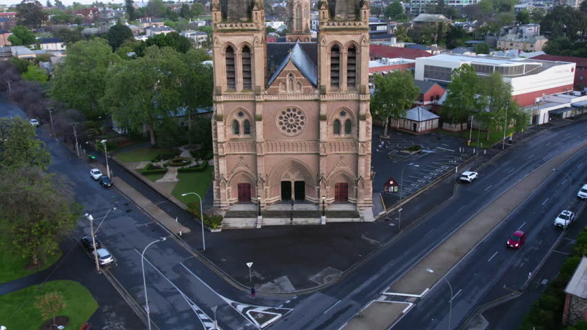 Aerial view rising in front of the St Peter