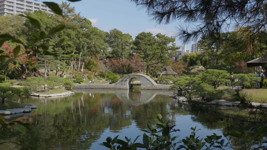 Hiroshima Shukkeien Garden : Beautiful Japanese Garden Scenery