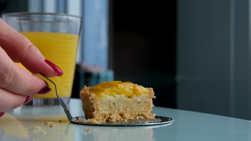 sponge cake with peaches cake with peaches Putting homemade peach shortcake with fresh peaches and whipped cream on the table