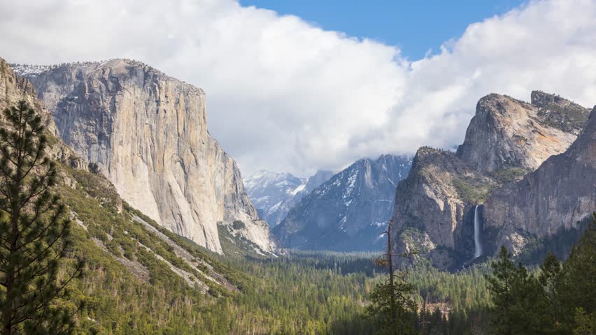Time Lapse of the the clouds moving over the amazing landscape of Yosemite National Park in California.